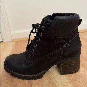 Crown vintage size 8 with heels.